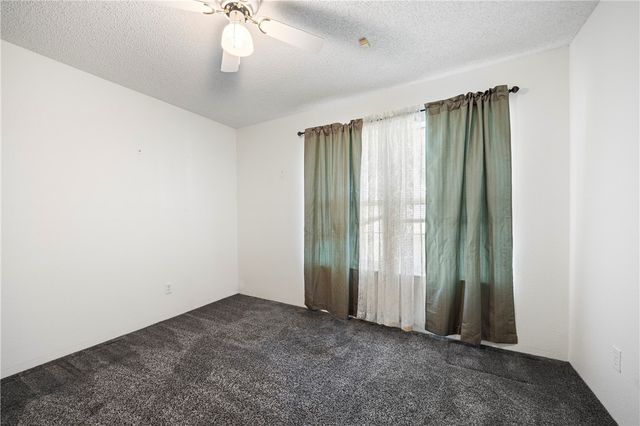 1045 S Saunders St, Aransas Pass, TX 78336