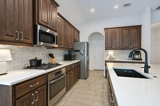 18409 Deleon Bayou LN, Austin, TX 78738