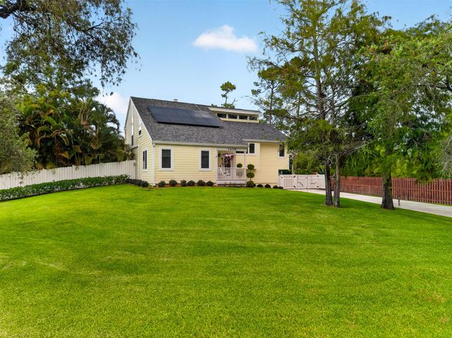 13074 La Mirada Circle, Wellington, FL 33414
