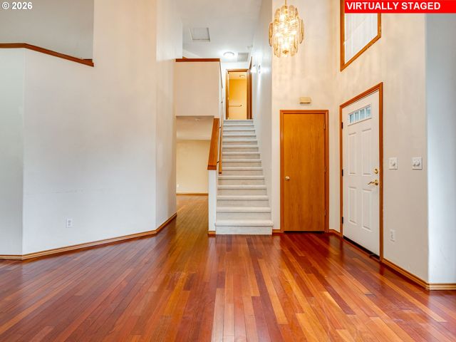 1250 S CEDAR Loop, Canby, OR 97013