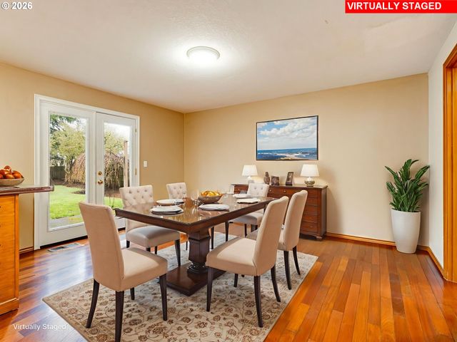 1250 S CEDAR Loop, Canby, OR 97013