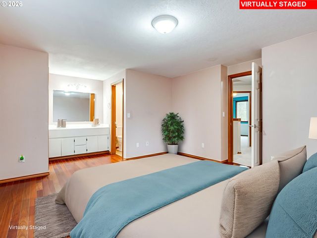 1250 S CEDAR Loop, Canby, OR 97013