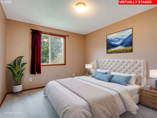 1250 S CEDAR Loop, Canby, OR 97013