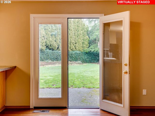 1250 S CEDAR Loop, Canby, OR 97013