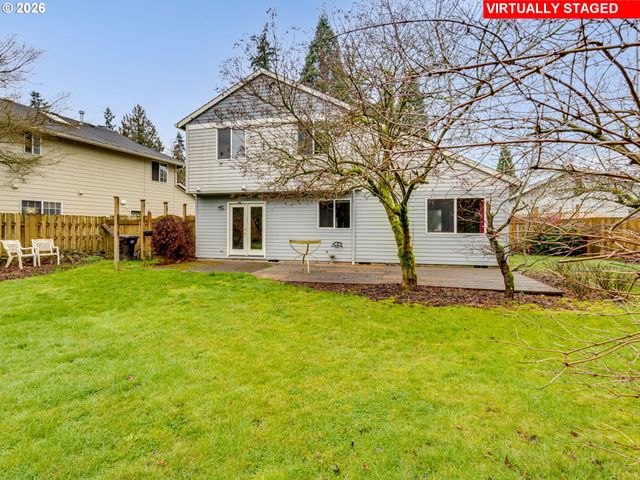 1250 S CEDAR Loop, Canby, OR 97013