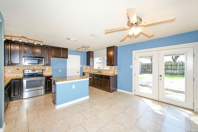 7267 Autumn, San Antonio, TX 78249