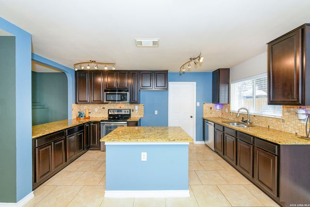 7267 Autumn, San Antonio, TX 78249