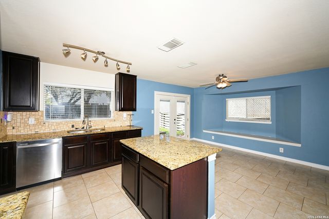 7267 Autumn, San Antonio, TX 78249