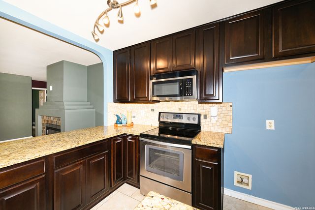 7267 Autumn, San Antonio, TX 78249