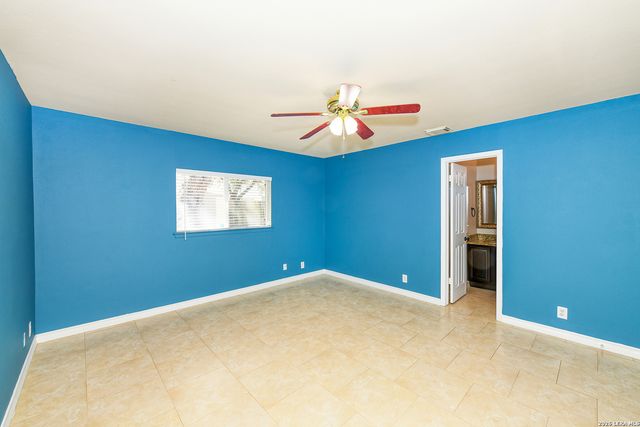 7267 Autumn, San Antonio, TX 78249