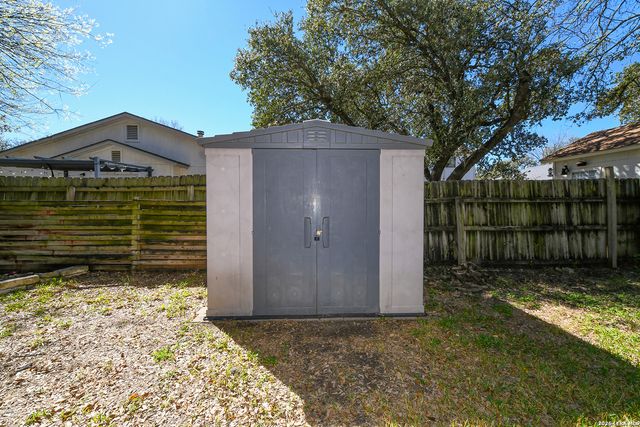 7267 Autumn, San Antonio, TX 78249