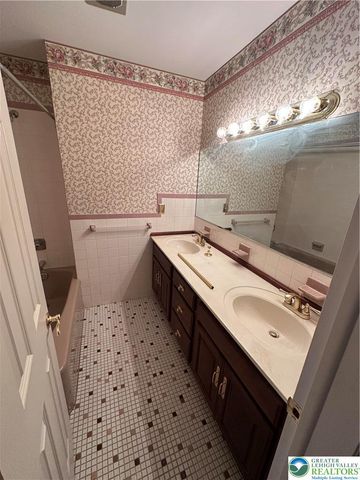 4485 Redwood Lane, Lower Macungie Twp, PA 18103