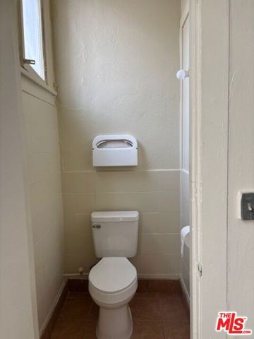 327 S Western Avenue, Los Angeles, CA 90020