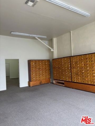 327 S Western Avenue, Los Angeles, CA 90020