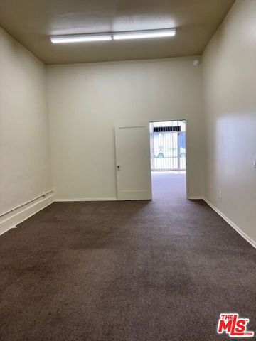 327 S Western Avenue, Los Angeles, CA 90020