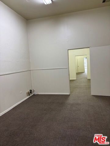 327 S Western Avenue, Los Angeles, CA 90020