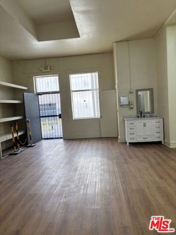 327 S Western Avenue, Los Angeles, CA 90020