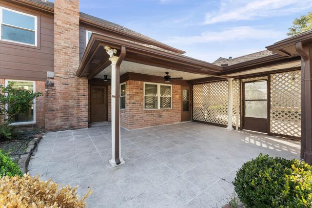 7311 17th Green Drive, Humble, TX 77346