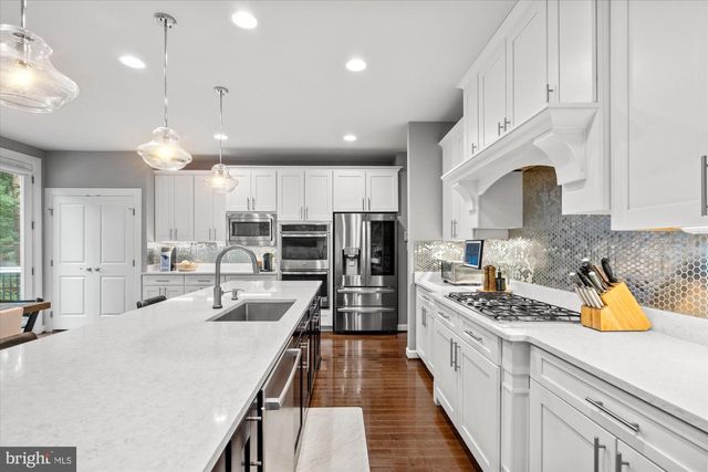 9091 BEAR BRANCH PL, Fairfax, VA 22031