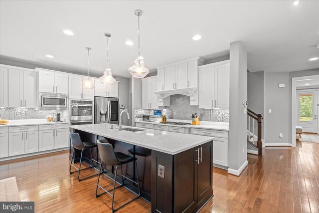 9091 BEAR BRANCH PL, Fairfax, VA 22031