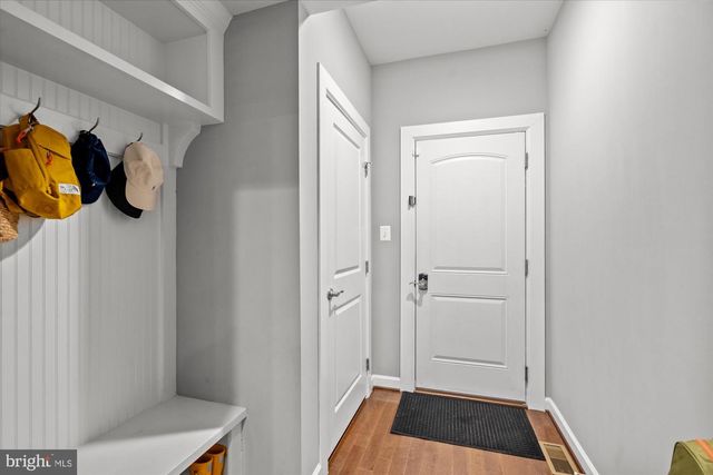 9091 BEAR BRANCH PL, Fairfax, VA 22031