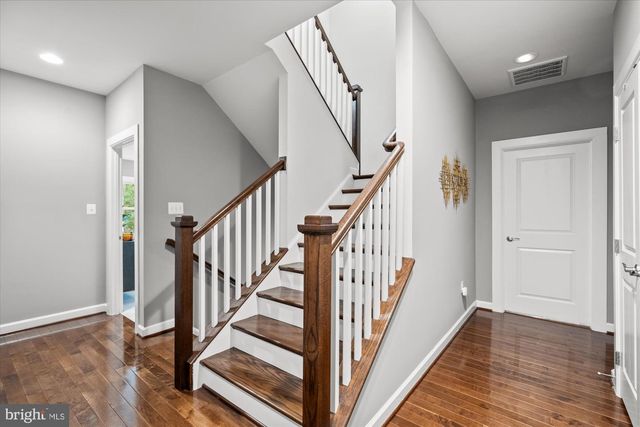 9091 BEAR BRANCH PL, Fairfax, VA 22031