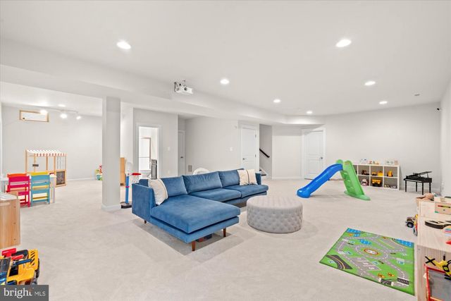 9091 BEAR BRANCH PL, Fairfax, VA 22031