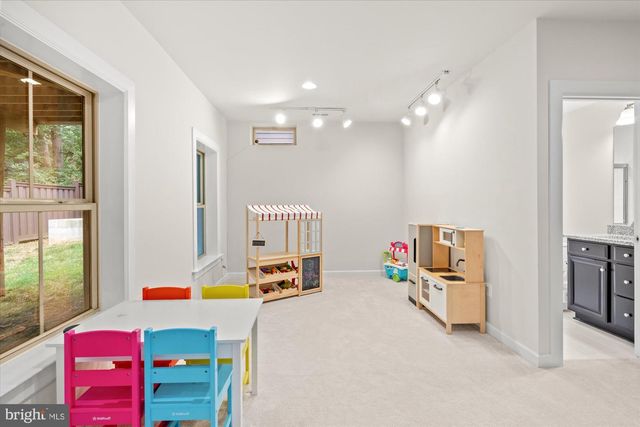 9091 BEAR BRANCH PL, Fairfax, VA 22031