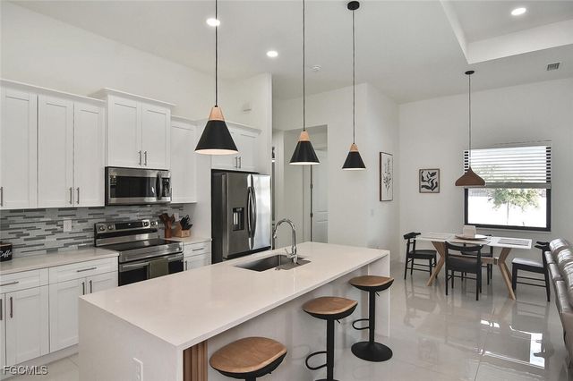 207 SE 2nd AVE, Cape Coral, FL 33990