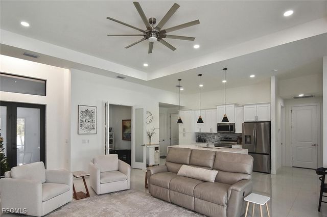 207 SE 2nd AVE, Cape Coral, FL 33990