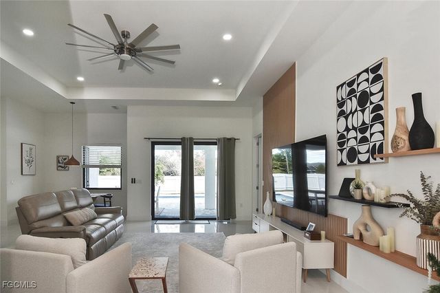 207 SE 2nd AVE, Cape Coral, FL 33990