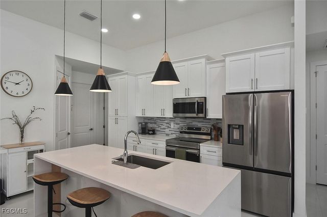 207 SE 2nd AVE, Cape Coral, FL 33990