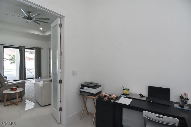 207 SE 2nd AVE, Cape Coral, FL 33990