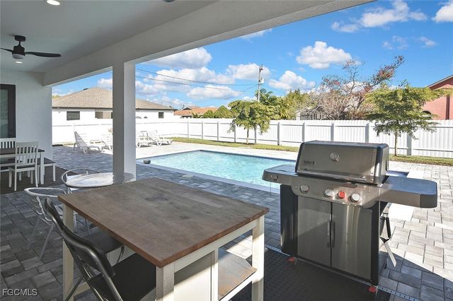 207 SE 2nd AVE, Cape Coral, FL 33990