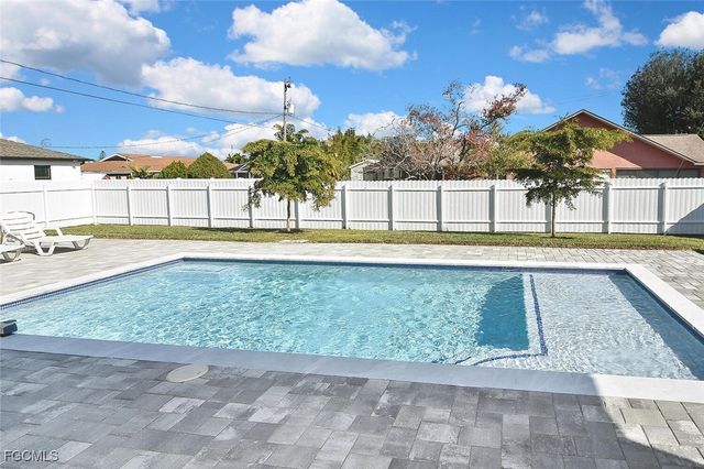 207 SE 2nd AVE, Cape Coral, FL 33990