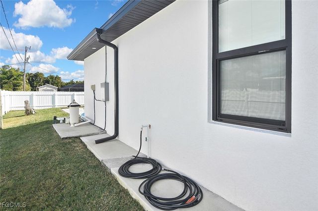 207 SE 2nd AVE, Cape Coral, FL 33990