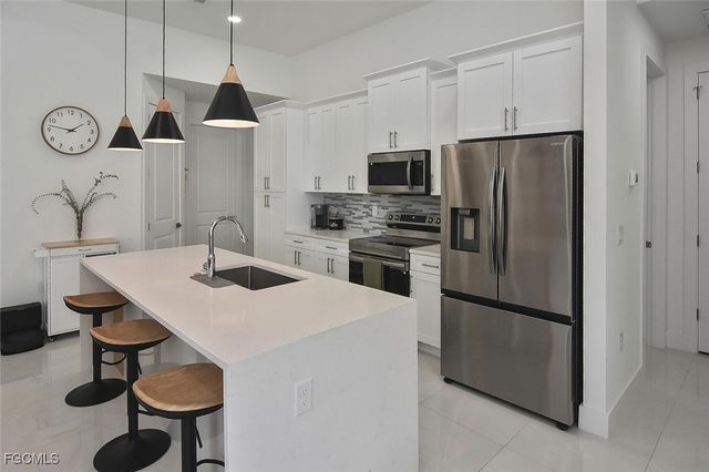 207 SE 2nd AVE, Cape Coral, FL 33990