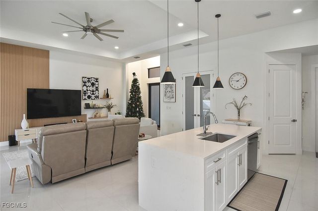 207 SE 2nd AVE, Cape Coral, FL 33990