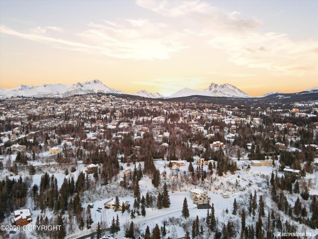 11100 Hideaway Trail, Anchorage, AK 99507