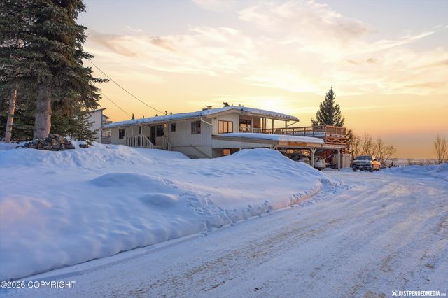 11100 Hideaway Trail, Anchorage, AK 99507