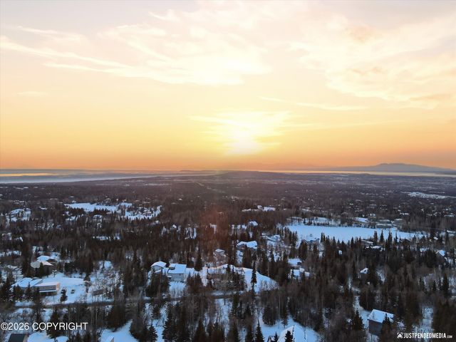 11100 Hideaway Trail, Anchorage, AK 99507