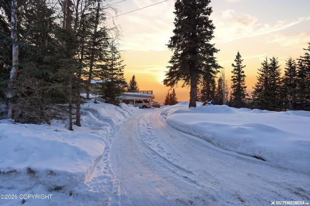 11100 Hideaway Trail, Anchorage, AK 99507