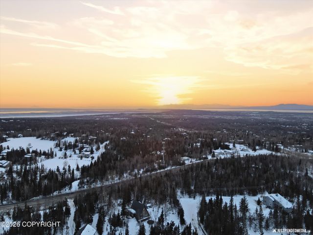 11100 Hideaway Trail, Anchorage, AK 99507