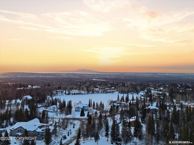 11100 Hideaway Trail, Anchorage, AK 99507