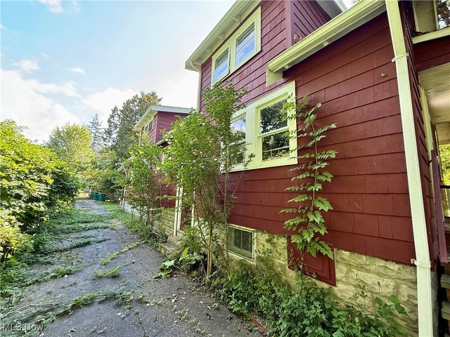 14567 Pease Road, Maple Heights, OH 44137