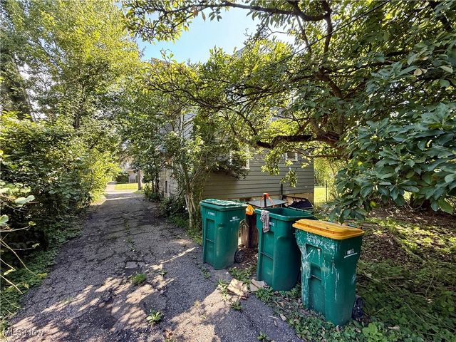 14567 Pease Road, Maple Heights, OH 44137