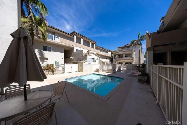 1516 Pacific Coast, Huntington Beach, CA 92648