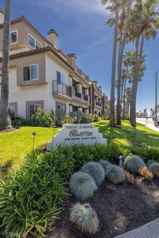 1516 Pacific Coast, Huntington Beach, CA 92648