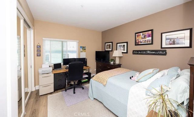 1516 Pacific Coast, Huntington Beach, CA 92648