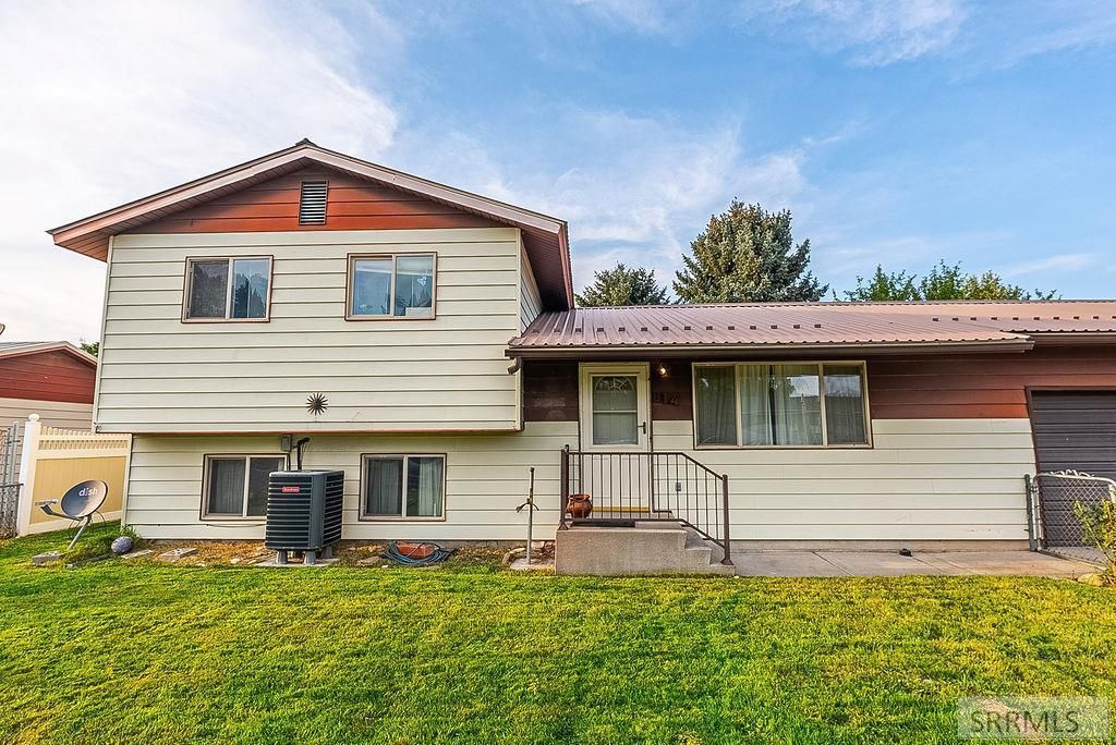 Image 3 of property listing at 814 Boyd, Pocatello, ID 83202